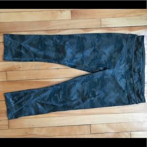 Lululemon - Inspire crop